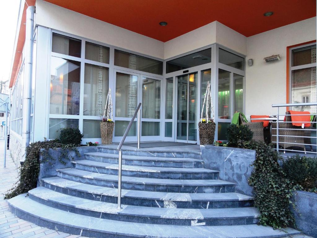 Hotel Bela Krajina Metlika Exterior foto