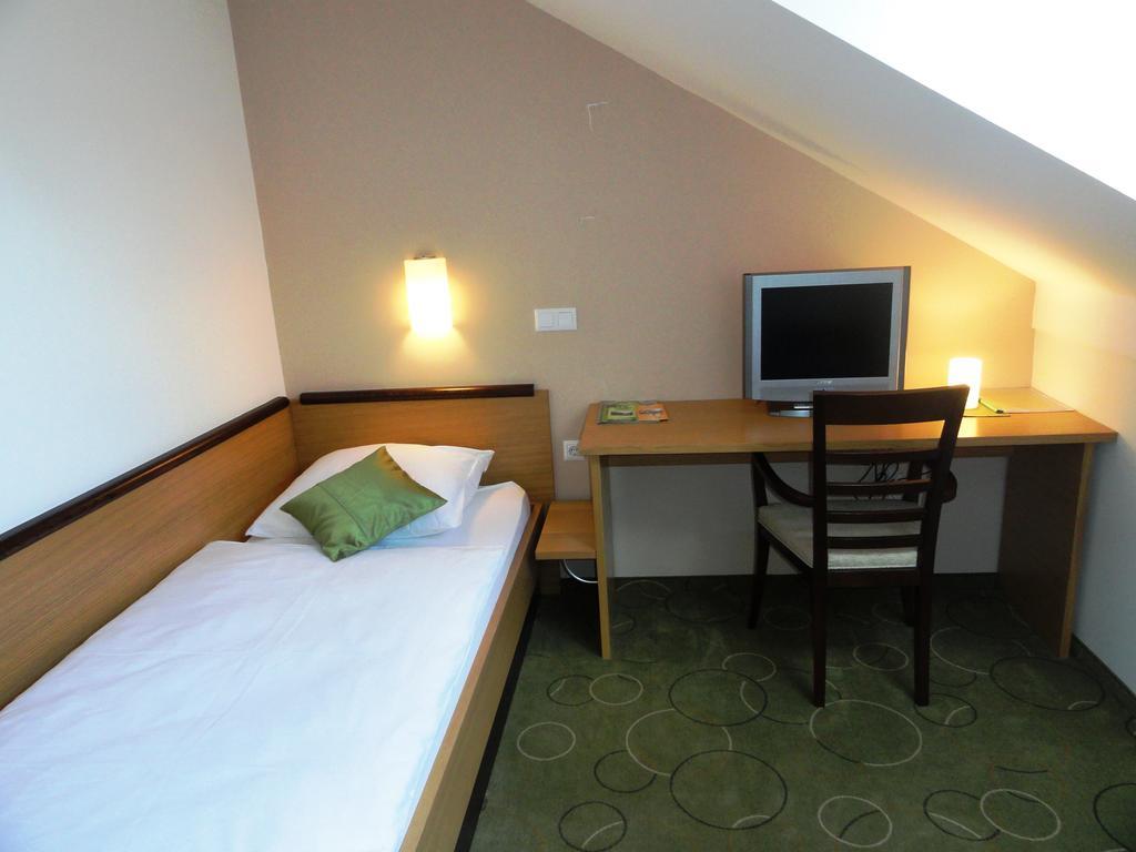 Hotel Bela Krajina Metlika Quarto foto